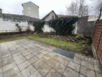 Terrasse mit Garten